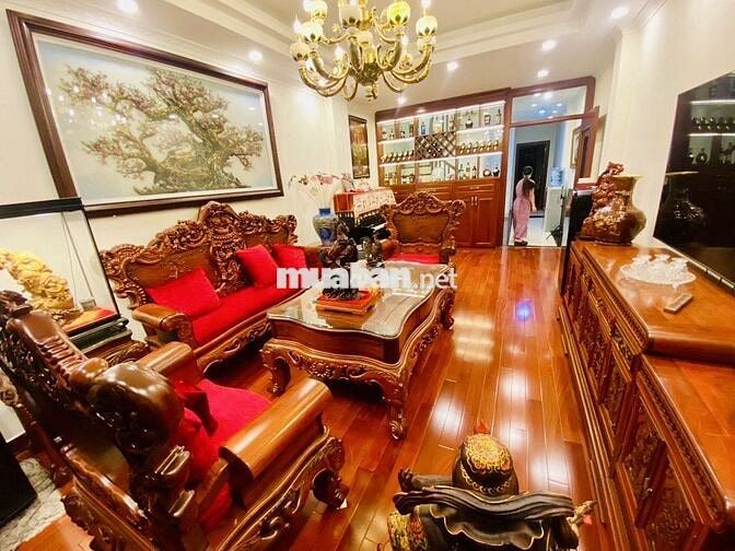 Bán Nhà Hồng Tiến - Ô tô - 2 Thoáng - Tặng full NT gỗ hiếm gần 2 Tỷ