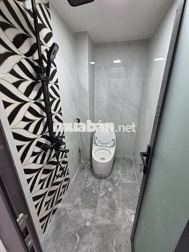 NHÀ HOÀNG DIỆU Q4- HẺM 4m- 34m2 - 3 LẦU ĐÚC KO QH- GIÁ 6 TỶ NHỈNH