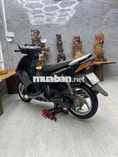 👉Honda Click dàn áo liền lạc, máy bao êm