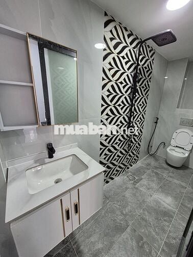 NHÀ HOÀNG DIỆU Q4- HẺM 4m- 34m2 - 3 LẦU ĐÚC KO QH- GIÁ 6 TỶ NHỈNH