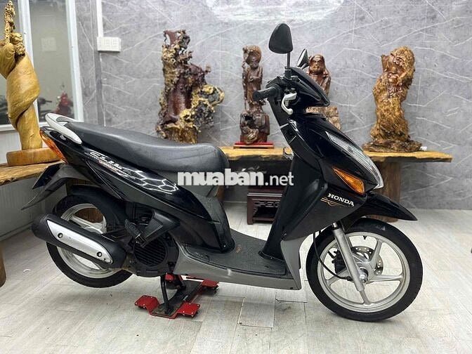 👉Honda Click dàn áo liền lạc, máy bao êm