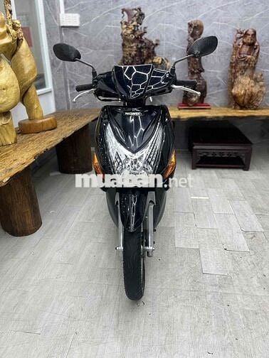 👉Honda Click dàn áo liền lạc, máy bao êm