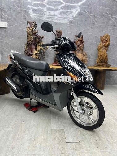 👉Honda Click dàn áo liền lạc, máy bao êm