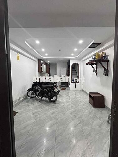 Bán nhà ngõ Khương Thượng 30m 6 tầng dòng tiền giá 8.7 tỷ