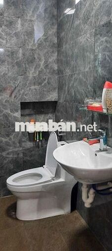 Bán nhà tặng xe oto và trạm sạc
