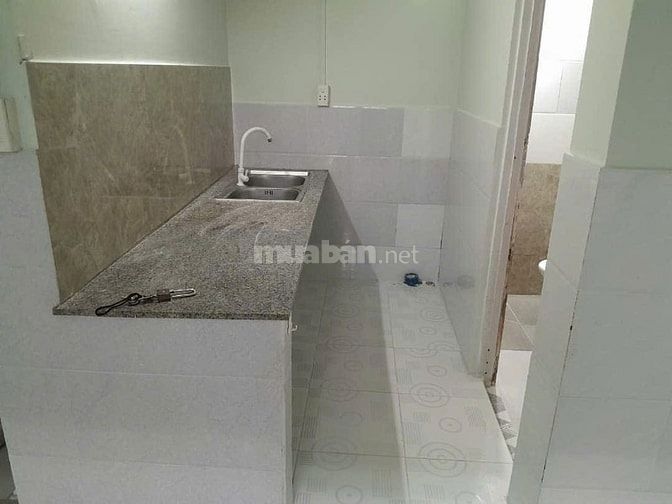 Nhà trọ mặt tiền hẻm thông dân cư đông đúc 