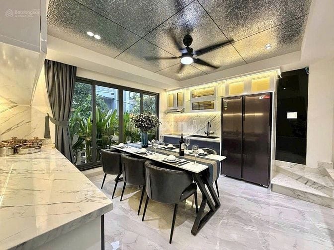 Chủ hạ giá bán căn nhà CMT8 - Quận 3 - Giá hạ còn 4 tỷ 250