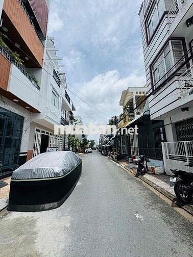 BÁN NHÀ ĐẸP VỊ TRÍ THUẬN TIỆN Ở VÀ KINH DOANH
