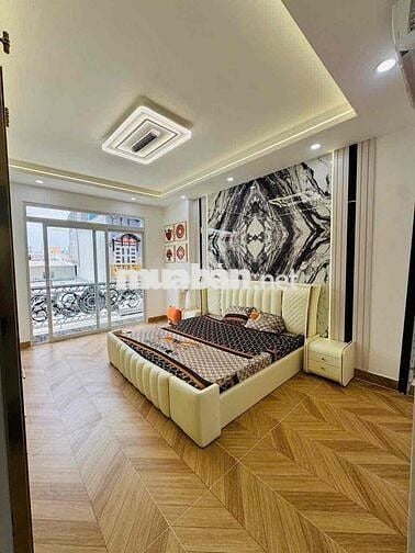 BÁN NHÀ ĐẸP VỊ TRÍ THUẬN TIỆN Ở VÀ KINH DOANH