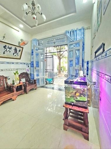 BÁN NHÀ XE HƠI CHẠY NGANG NHÀ