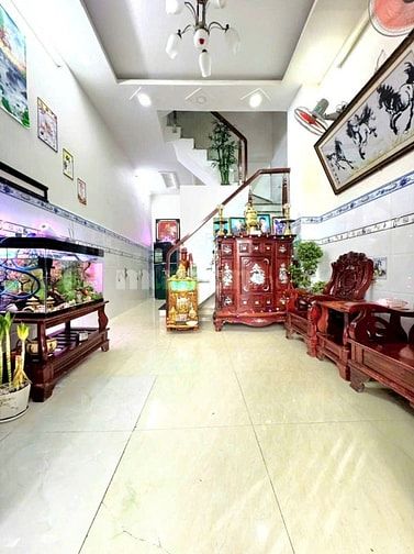 BÁN NHÀ XE HƠI CHẠY NGANG NHÀ
