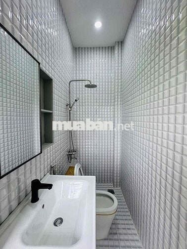 BÁN NHÀ ĐẸP VỊ TRÍ THUẬN TIỆN Ở VÀ KINH DOANH