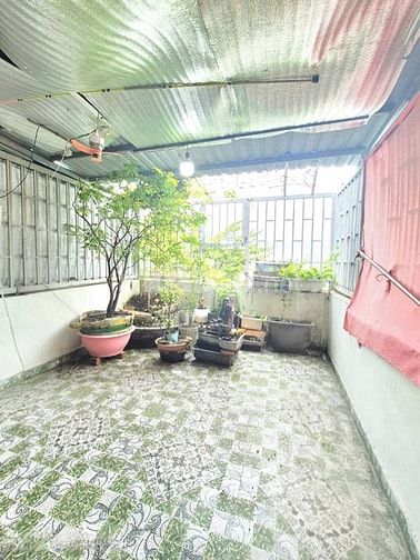 BÁN NHÀ XE HƠI CHẠY NGANG NHÀ