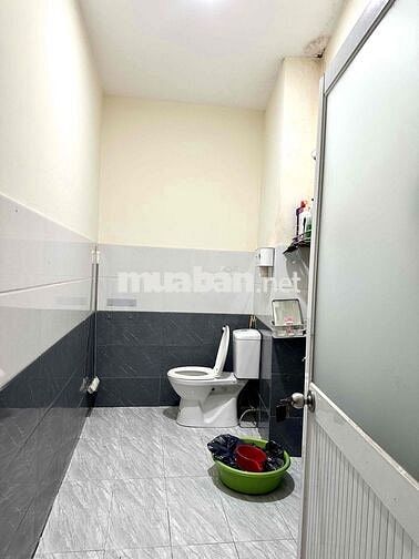 Cần bán nhà 1 trệt 1 lầu , gần chợ Tân Vạn , Bến xe buýt 150