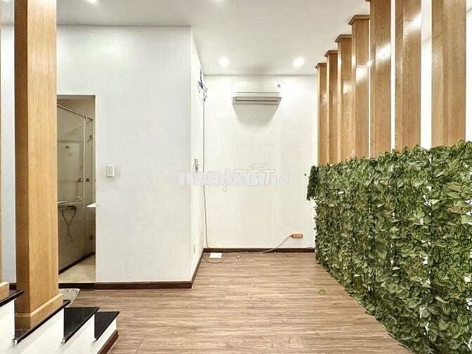 Hiếm Phan Văn Trị 5 tầng 40m2- 4PN nhỉnh 8TY5