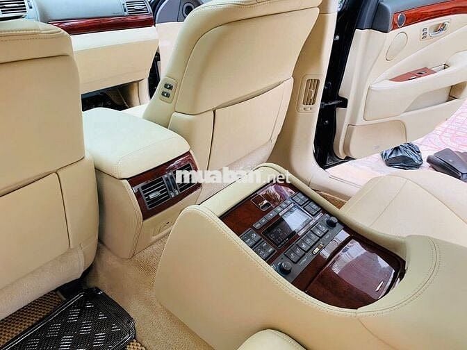 LEXUS  LS460L Bản 4 ghế có massage