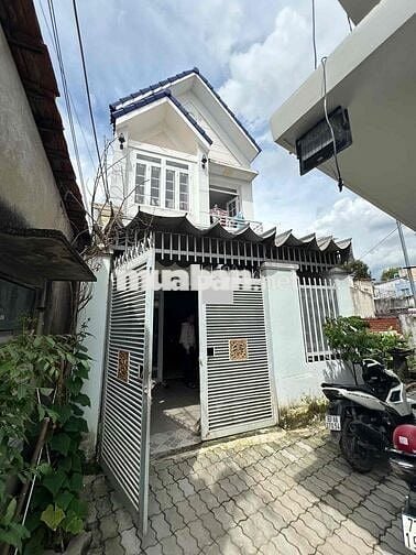 Cần bán nhà 1 trệt 1 lầu , gần chợ Tân Vạn , Bến xe buýt 150