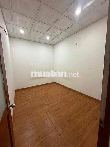 nhà 5x20m đúc lửng trệt trống suốt có 2pn 2wc