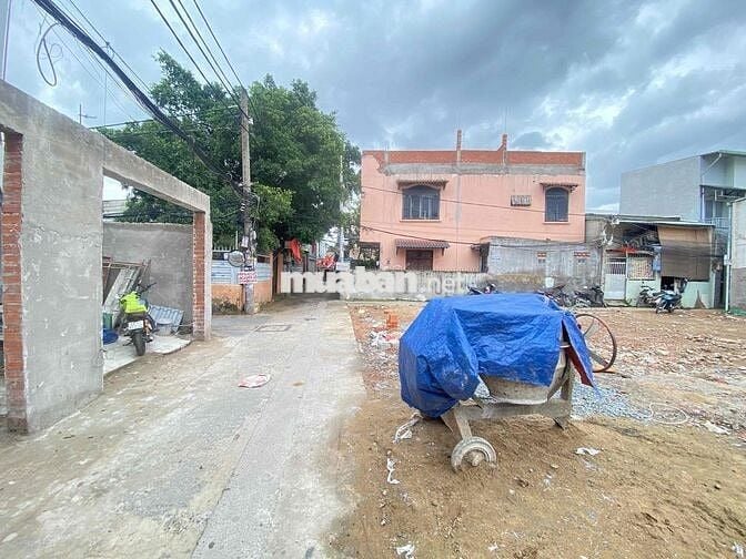 bán nhà C4 đường 52 Hiệp Bình Chánh. 80m2, HSXD cao, thích hợp CHDV