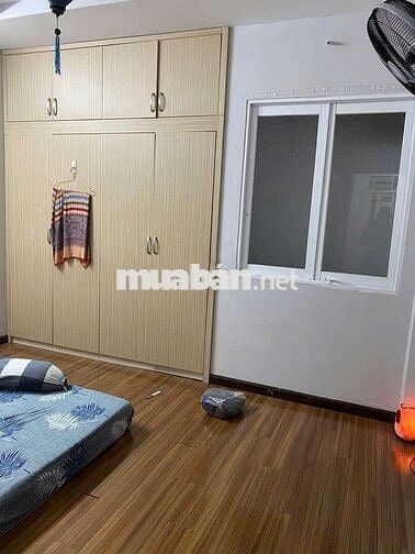 Cho thuê nhà 3 tầng đẹp , 4 phòng ngủ  ở phường 24, Bình Thạnh