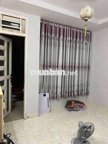 Cho thuê nhà 3 tầng đẹp , 4 phòng ngủ  ở phường 24, Bình Thạnh