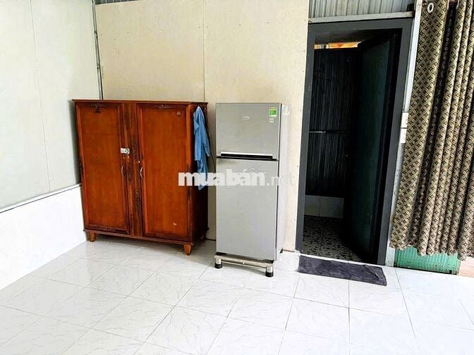 Cho thuê nhà 1pn có sân vườn, đậu ô tô, gần đường Lê Văn Chí