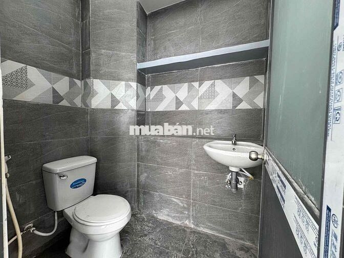 Cho Thuê Mặt Bằng Kinh Doanh Góc 2 Mặt Tiền Ngay Dương Quảng Hàm