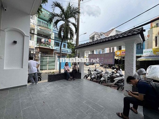 Cho Thuê Mặt Bằng Kinh Doanh Góc 2 Mặt Tiền Ngay Dương Quảng Hàm
