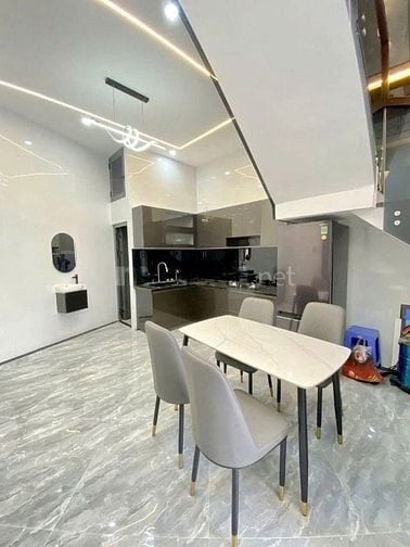 CẦN TIỀN CHO CON DU HỌC CẦN BÁN GẤP NHÀ LÝ THÁI TỔ GIÁ 2 TỶ 350 SHR