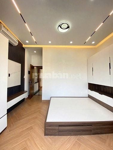 CẦN TIỀN CHO CON DU HỌC CẦN BÁN GẤP NHÀ LÝ THÁI TỔ GIÁ 2 TỶ 350 SHR