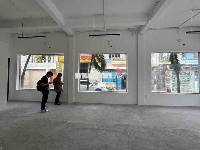 Cho Thuê Mặt Bằng Kinh Doanh Góc 2 Mặt Tiền Ngay Dương Quảng Hàm