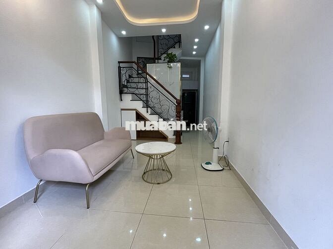 Nhà mới 3 tầng full nội thất, khu trung tâm Bà Chiểu.