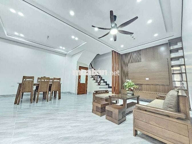 Anh hàng xóm  em bán nhà tại Nguyễn Viết Xuân,44m,4t ngõ to tại 8t
