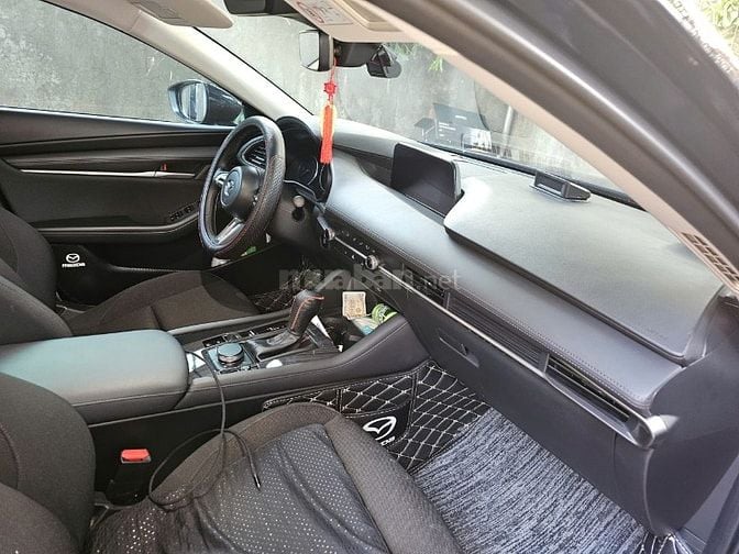 Mazda 3 phiên bản 1.5L Deluxe, sản xuất năm 2022, màu xanh dương thanh