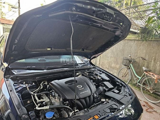 Mazda 3 phiên bản 1.5L Deluxe, sản xuất năm 2022, màu xanh dương thanh