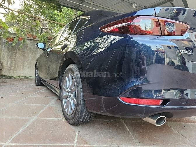 Mazda 3 phiên bản 1.5L Deluxe, sản xuất năm 2022, màu xanh dương thanh