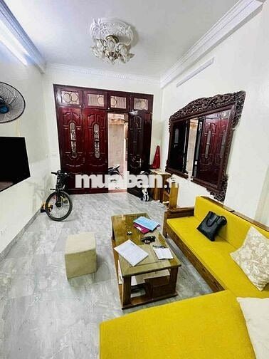 Bán nhà đẹp ngõ Pháo Đài Láng 40m 6 tầng ở ngay 30 ra ô tô giá 9,9 tỷ
