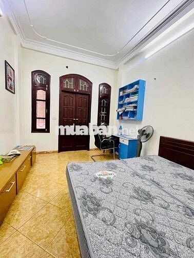 Bán nhà đẹp ngõ Pháo Đài Láng 40m 6 tầng ở ngay 30 ra ô tô giá 9,9 tỷ