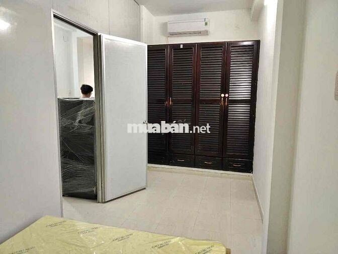 Cho thuê căn hộ 1 Phòng ngủ Ban công tại Q4 – Full nội thất