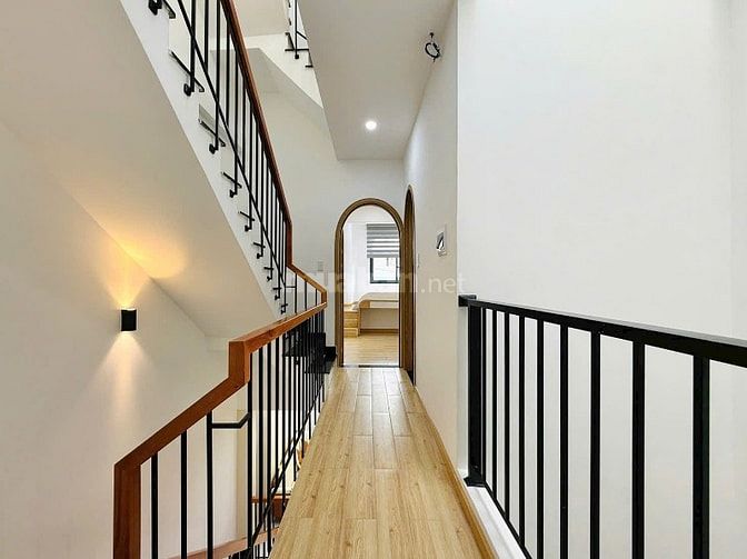 SANG TÊN NGAY, ĐƯỜNG LÝ THÁI TỔ, Giá 6Tỷ790 - 40m2, SH chính chủ.