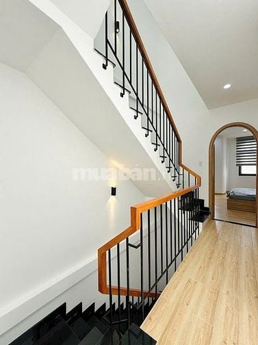 SANG TÊN NGAY, ĐƯỜNG LÝ THÁI TỔ, Giá 6Tỷ790 - 40m2, SH chính chủ.