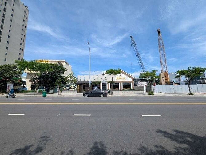 Cần cho thuê mb mt đường Võ Nguyên Giáp dt 1000m2 ngang 30m