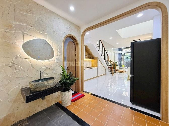 SANG TÊN NGAY, ĐƯỜNG LÝ THÁI TỔ, Giá 6Tỷ790 - 40m2, SH chính chủ.