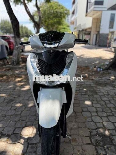 Honda SH 125 2022 màu trắng đẹp