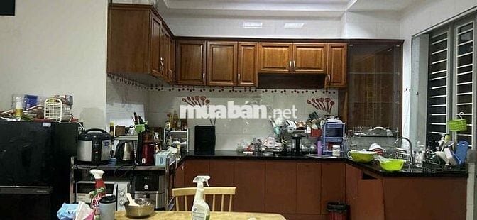 Căn hộ mặt tiền, cho thuê 2 phòng ngủ 15-20m2, sát bên UEF, HBU