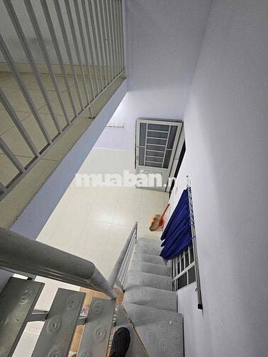 phòng đúc 1 nữ ở 12m có gác đúc, cửa sổ thoáng