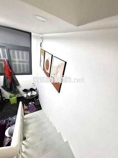 Đường Trần Hưng Đạo Q5,DTSD 40,2PN,2WC.Hoàn Công Đủ,Vào Ở Ngay........