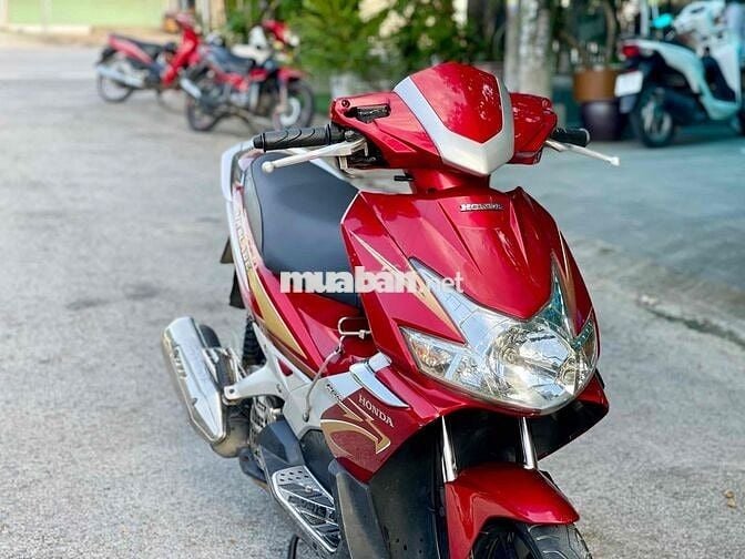 Cần bán airblade 2010