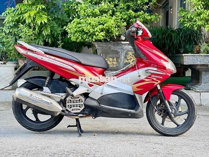Cần bán airblade 2010