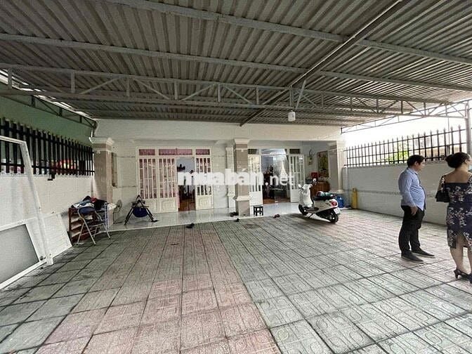 Cho thuê nhà 145 m2, hẻm 20 đường Thích Quảng Đúc, Thủ Dầu Một